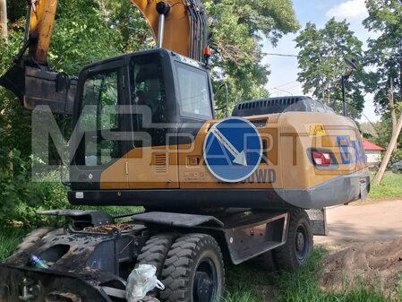 Техническое обслуживание колесного экскватора XCMG XE180WD - 1